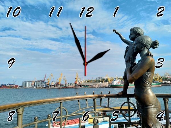 Настенные часы с Одессою "Жена моряка" на стекле